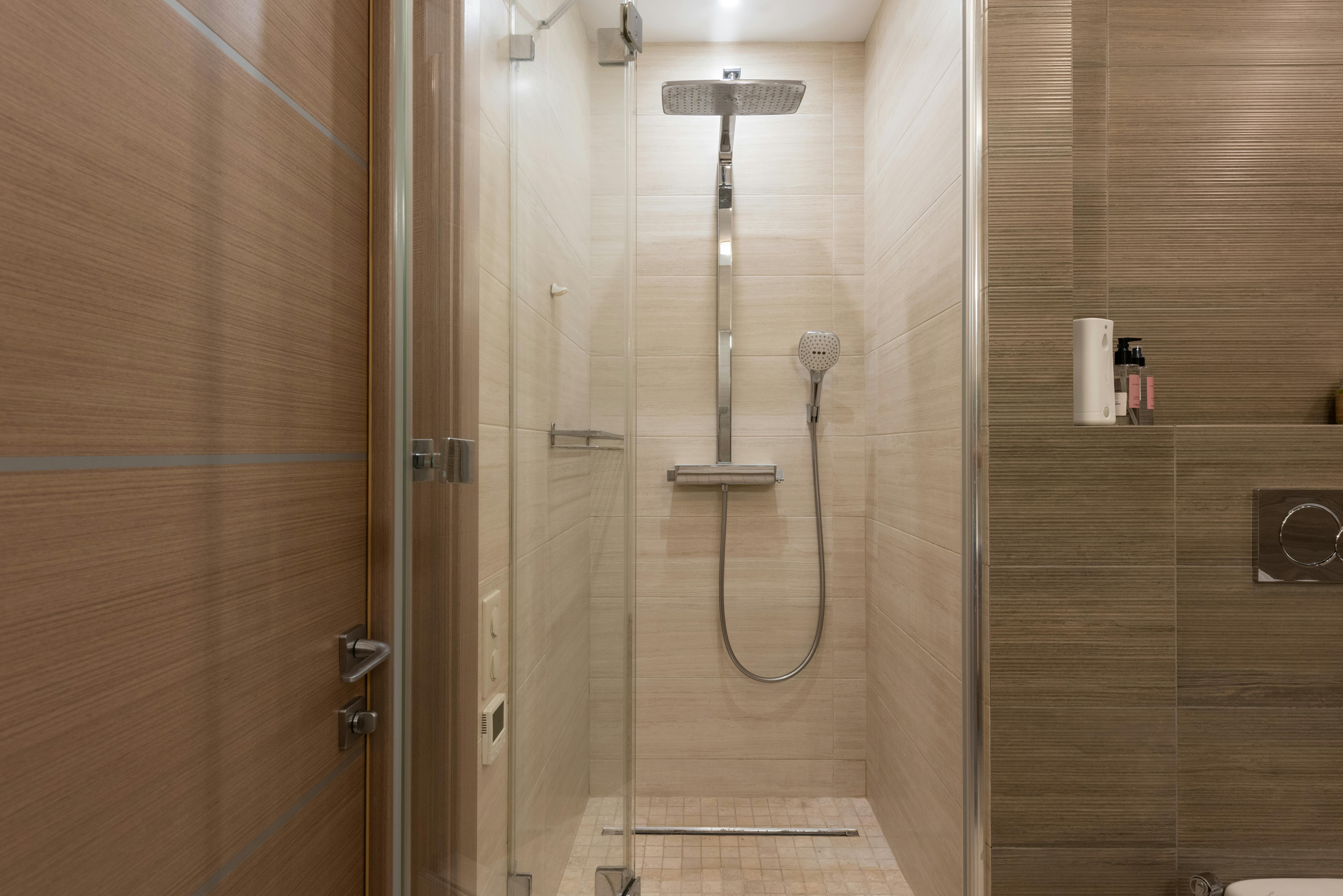 modern-shower-cubicle-in-beige